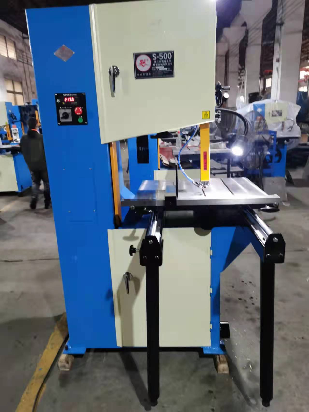 Hand-pushed bench vertical sawing machine